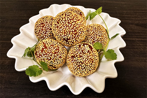 de04. sesame yam balls with red bean paste 豆沙红薯麻圆 